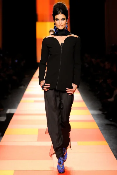 Look 11